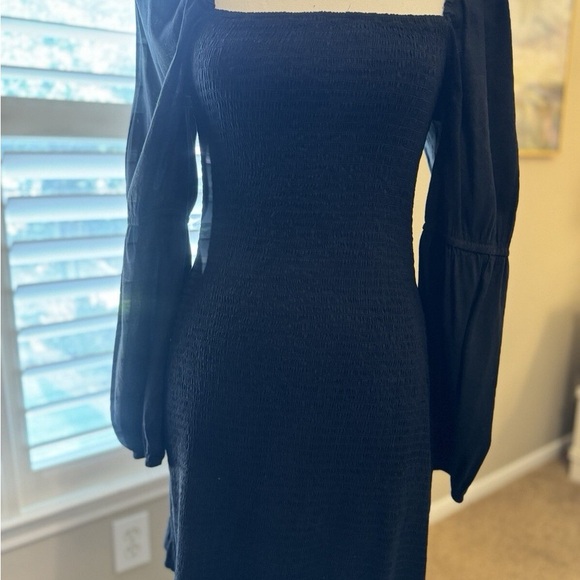 Gianni Bini Dresses & Skirts - Gianni Bini Black Smocked Long Sleeve Bodycon Mini Dress – Size M